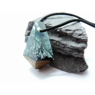 Prívesok na krk - hora v zime