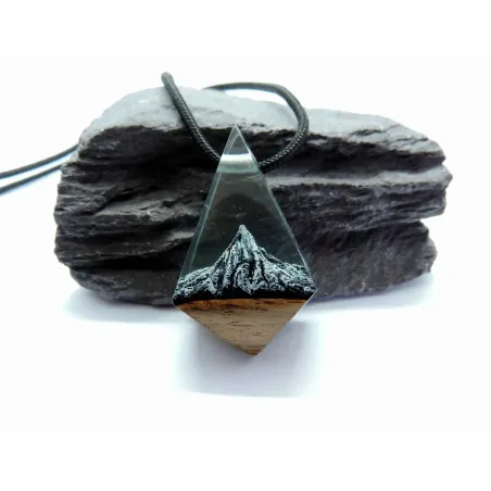 Prívesok na krk - hora v zime