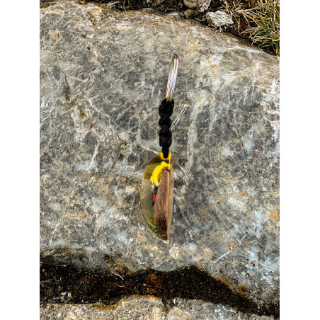 Prívesok na kľúče - Horolezec v žltej bunde