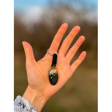 Prívesok na kľúče - Horolezec v modrej bunde